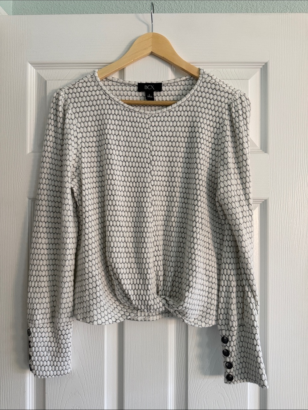 BCX White Honeycomb Print Long-Sleeve Front Twist Top